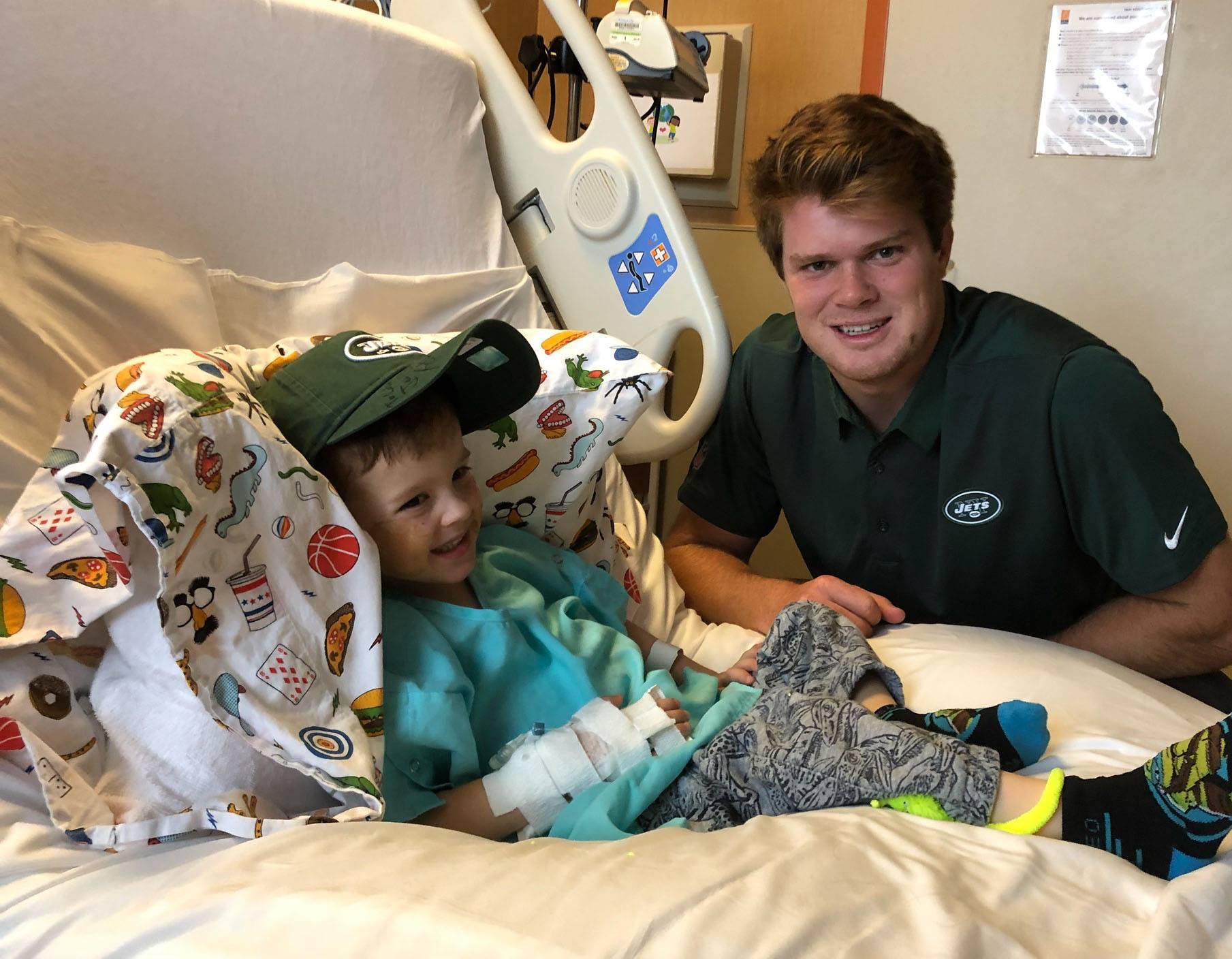 6c6352dcdf9ffcd40025_GCH_Visit-Sam_Darnold-042818.jpg