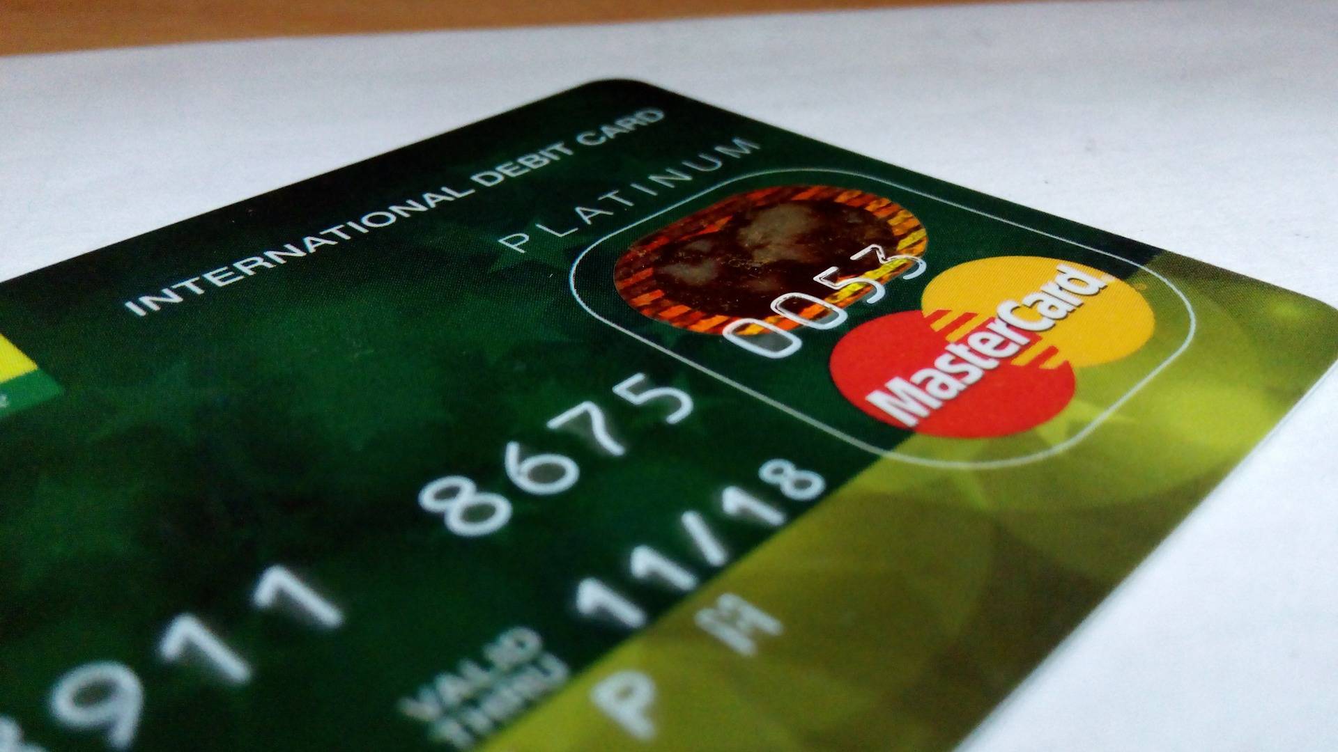 6d8dd5c6432e97981cc1_international-debit-card-388996_1920.jpg