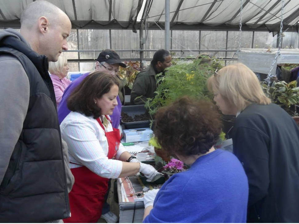 6e0f92a5f07d649152da_Gardening_Pic.jpg