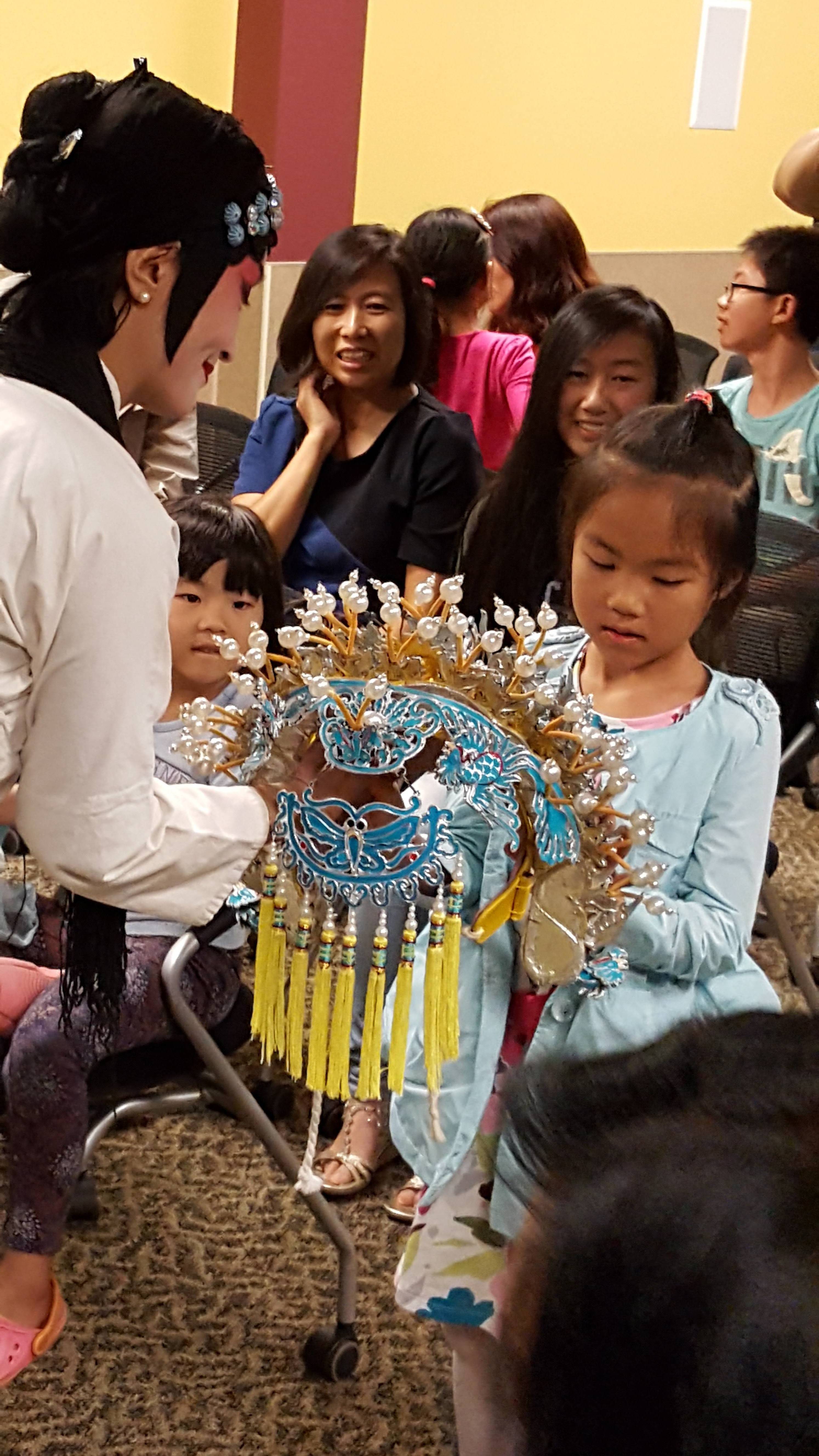 6eb022e168a2cc15906a_268819e9d2680e946bb3_hillspixchineseopera.jpg