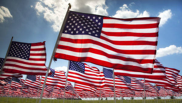 6f68c07abe34703a9086_sompixamericanflagsgroundlevel.jpg