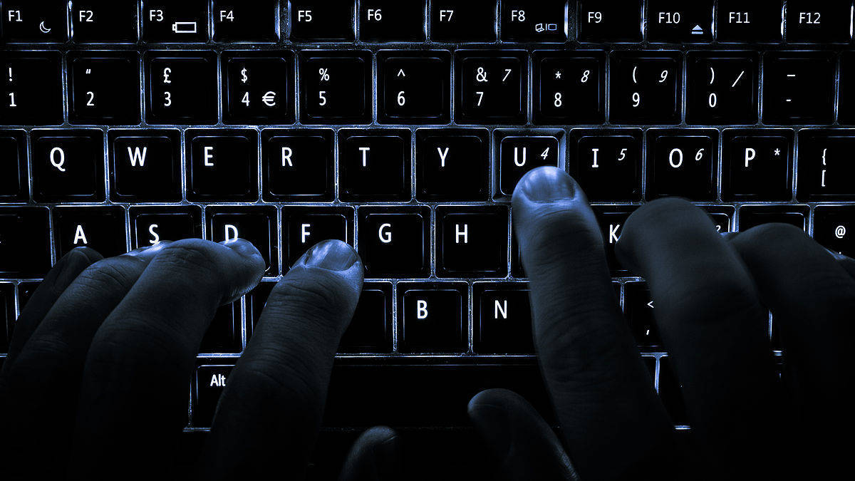 6fe35db39304ee2b0eb8_Backlit_keyboard.jpg