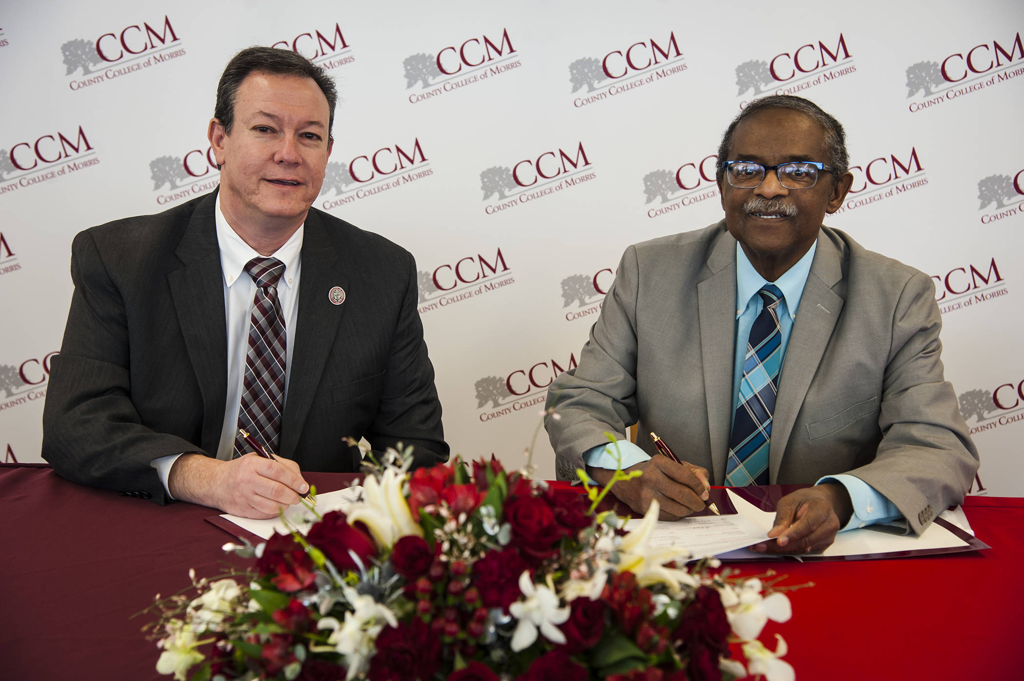 6ff340ff84e25838e62f_Photo1_CCM_President_Iacono_Rutgers_Jerome_Williams_Provost__Rutgers_signing-jan-22-2018-3__2_.jpg