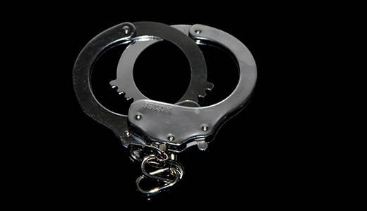 71daf118d1eb6c9a96f4_handcuffs3-520.jpg