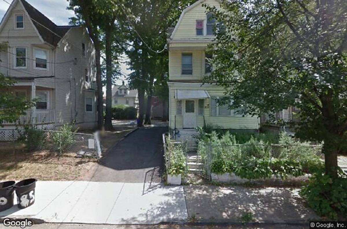 Newark fire and code inspectors close illegal South Ward rooming house