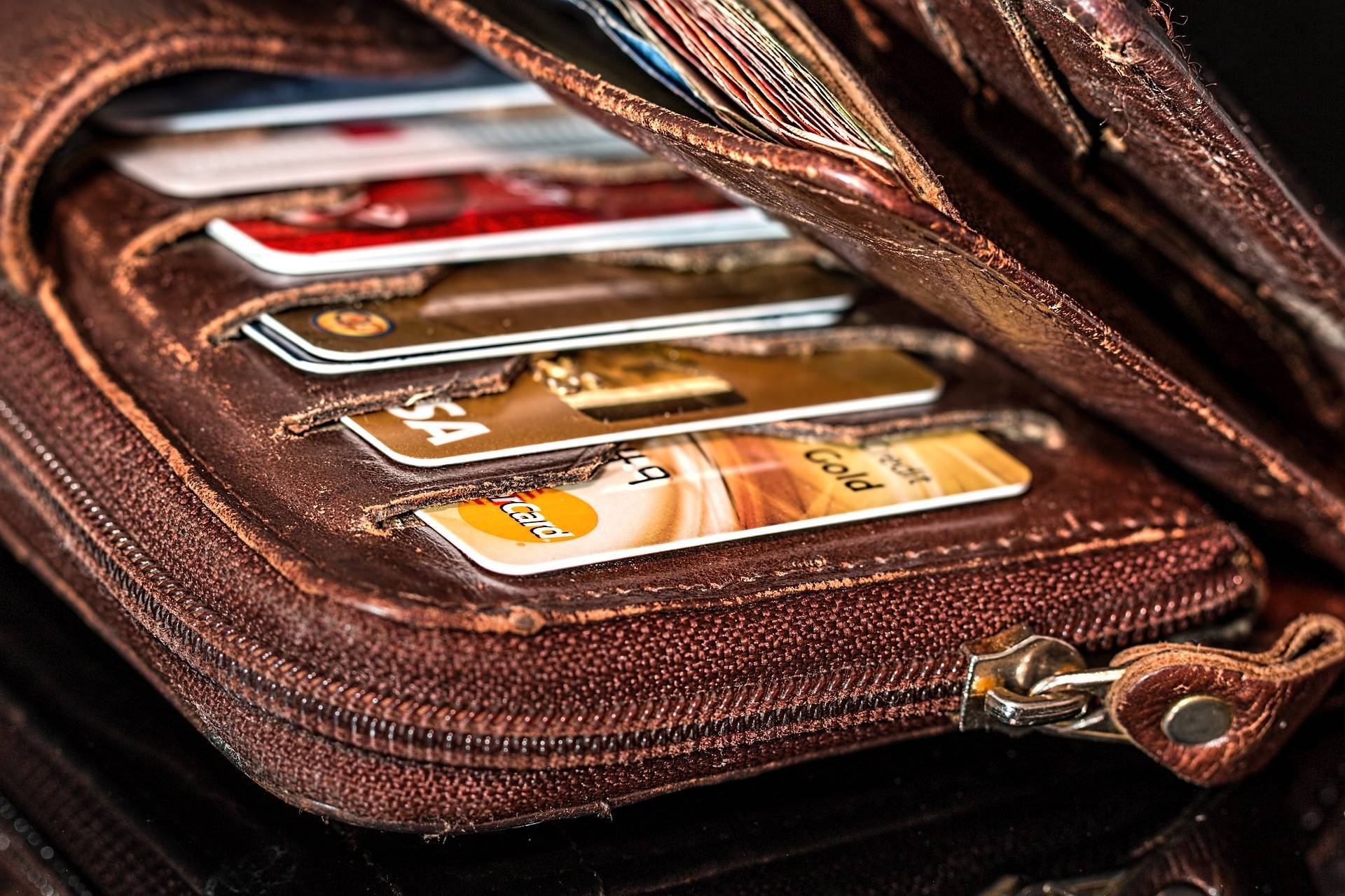 73f46e742986445b773a_wallet-908569_1920.jpg