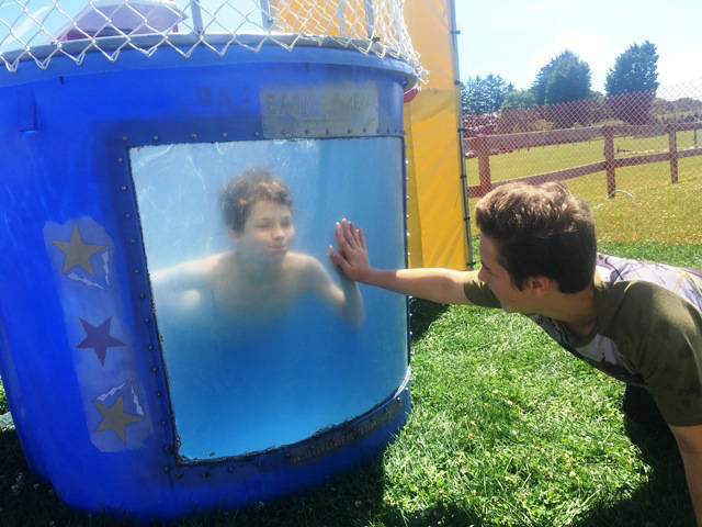 7509e6bd40d0bb8473aa_1707_4H_dunk_tank.jpg