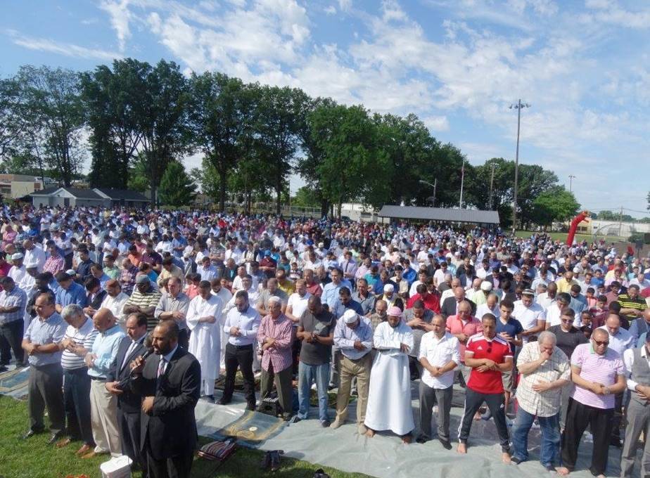 7c8d1471e3682503cbc9_27d11f7c14e6e0d4d58e_islam_celebration_2.jpg