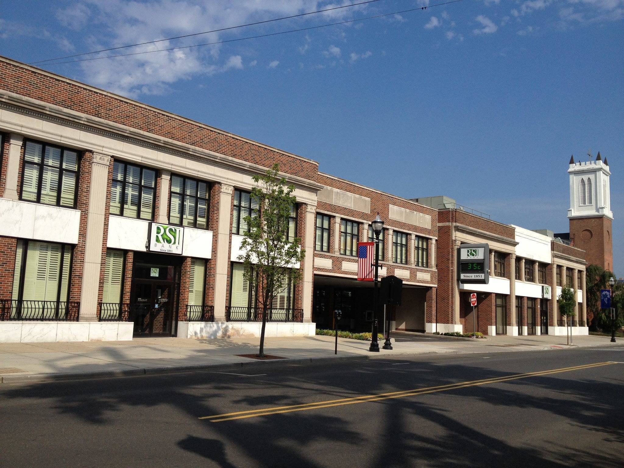 7fbfc5a6efea5408cb02_6e5e3f4dff7d2bc40994_RSI_Bank_street_view.jpg