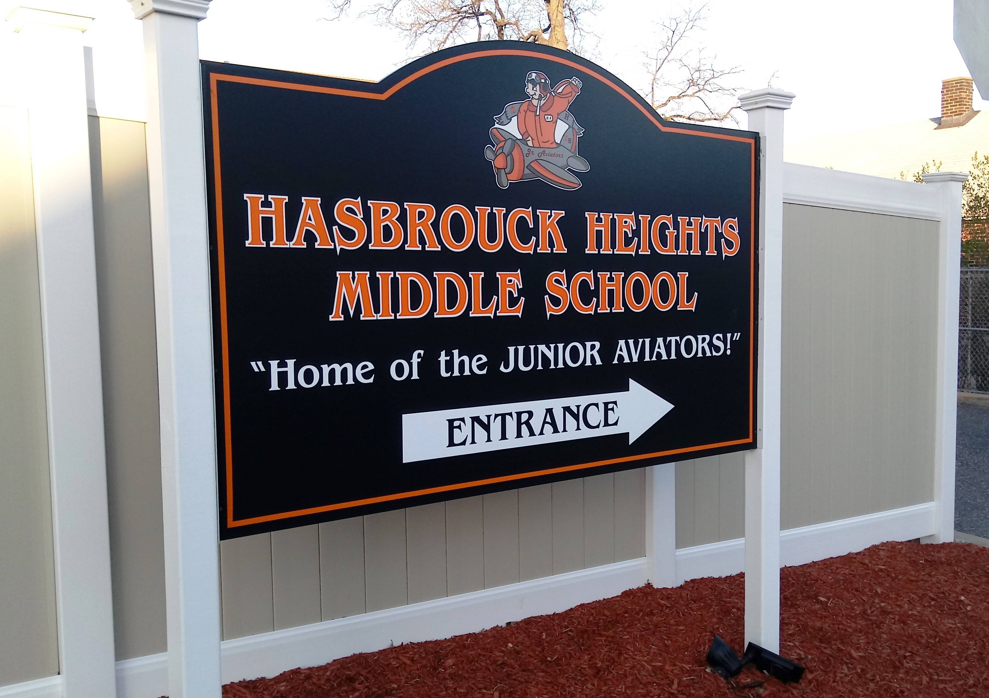 8022eb5b9afd3f726889_EDIT_HHMS_entrance.jpg