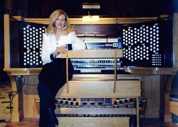 8061278914b38f4526ba_Dr._Barbara_Thomson.jpg