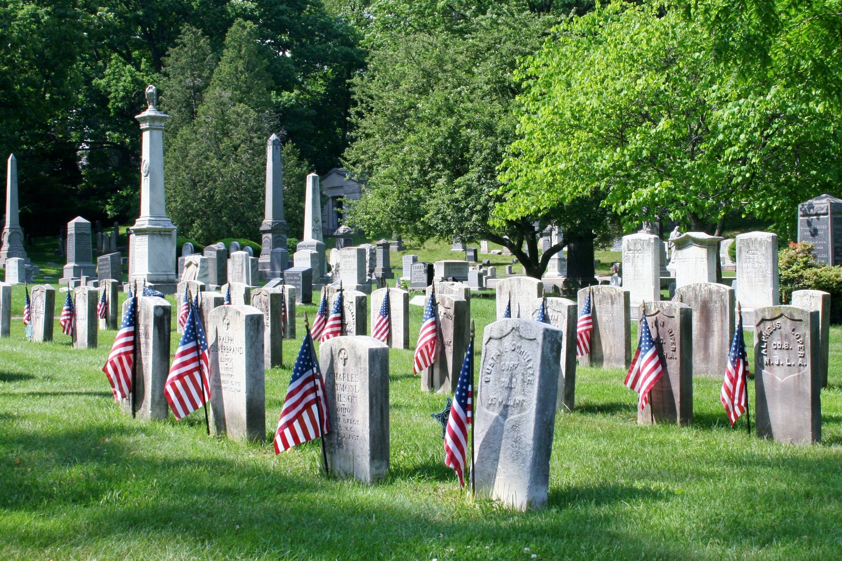 80745a677e48b7e1cbbd_Memorial_Day_Bloomfield_Cemetery.jpg