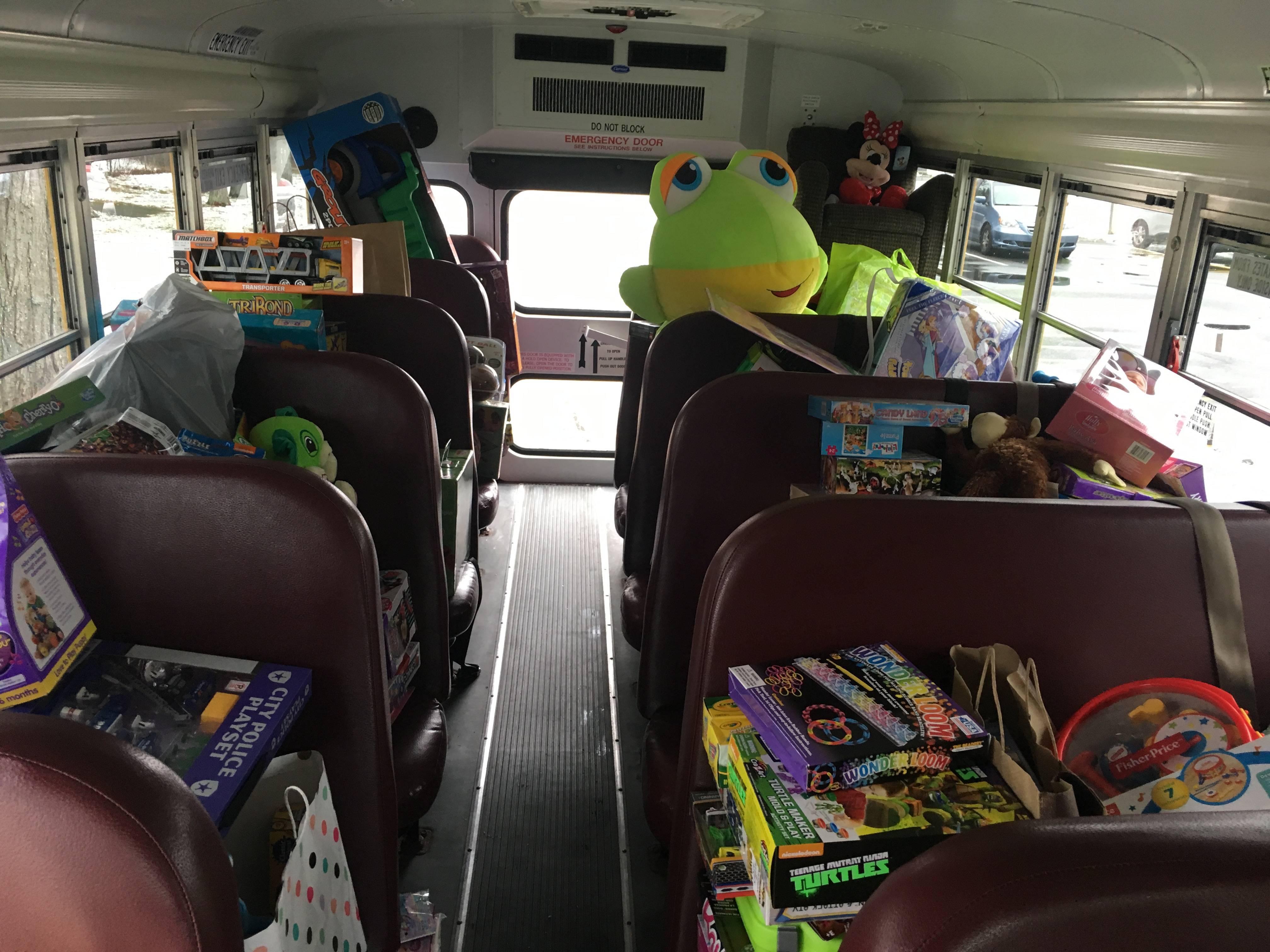 8228aef9e73b75186692_Franklin_Stuff_a_Bus1.jpg