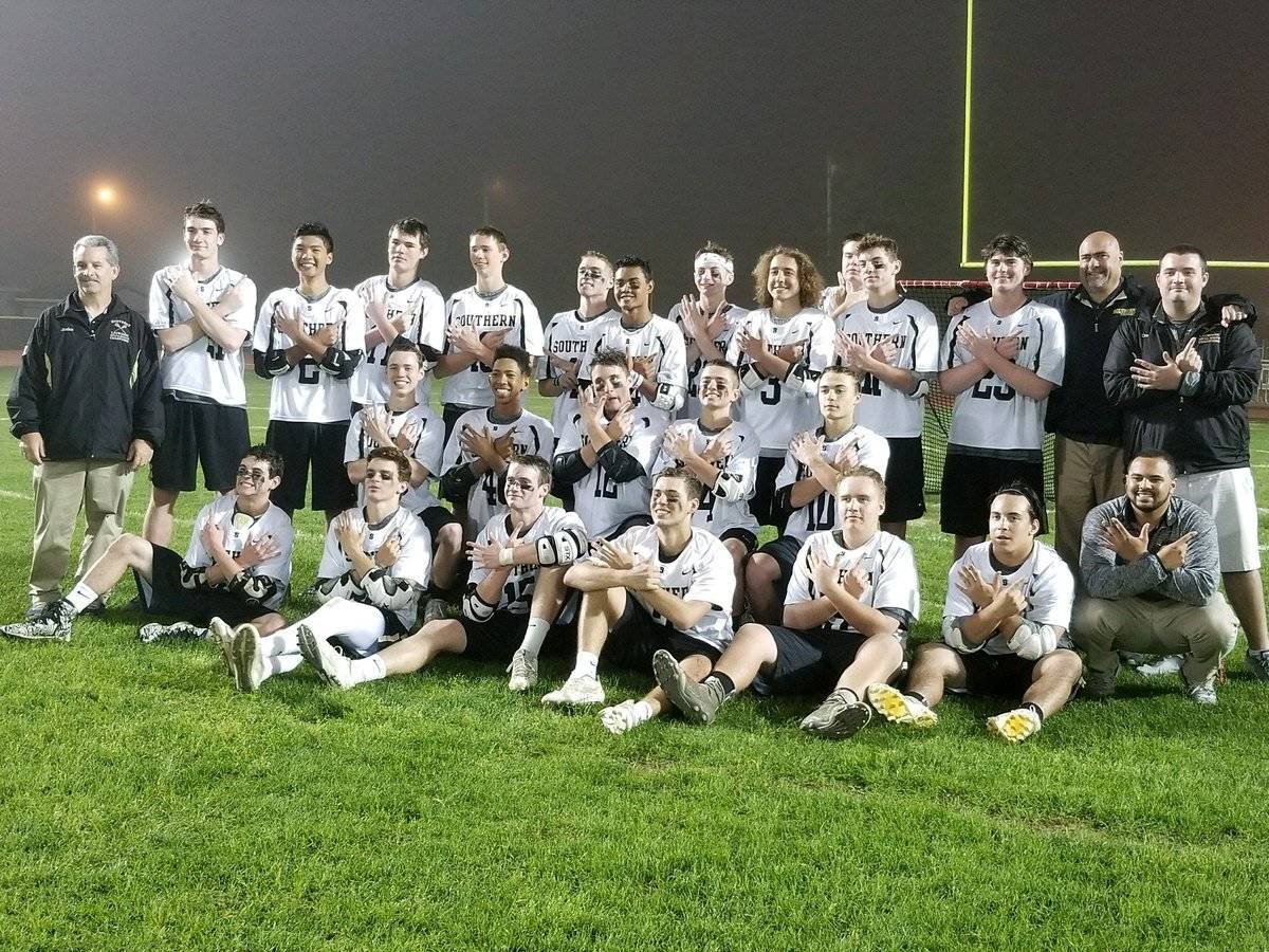 826b529baa80204d6450_Boys_Lacrosse_2018.jpg