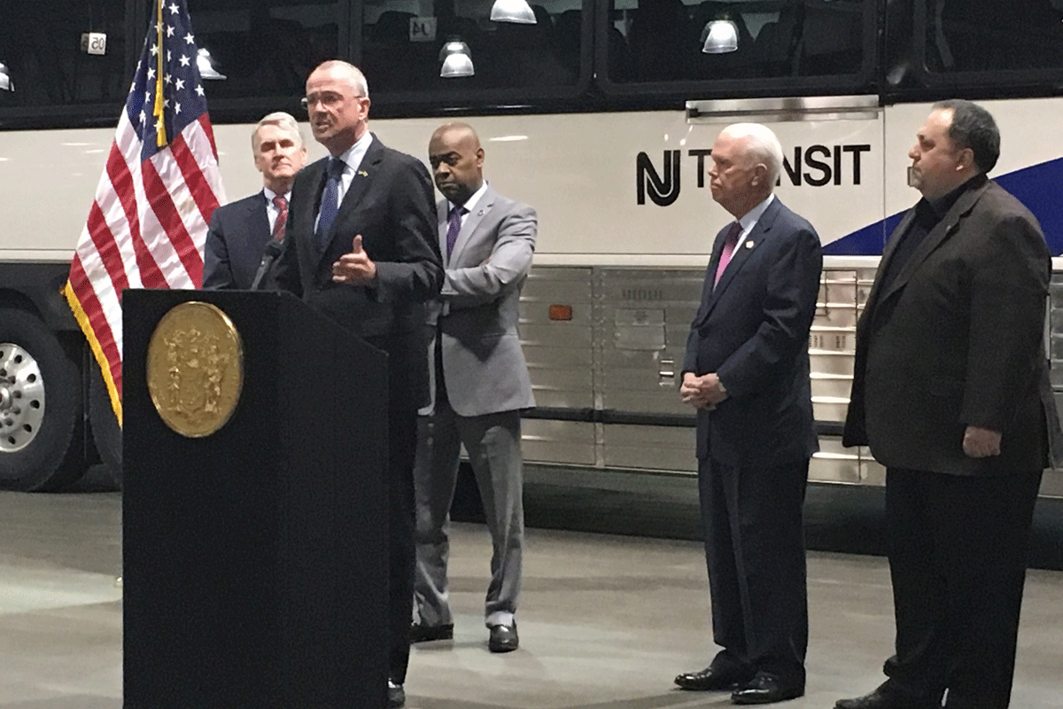 85fc19dbcaf03b036dc0_NJ-Transit-2.gif