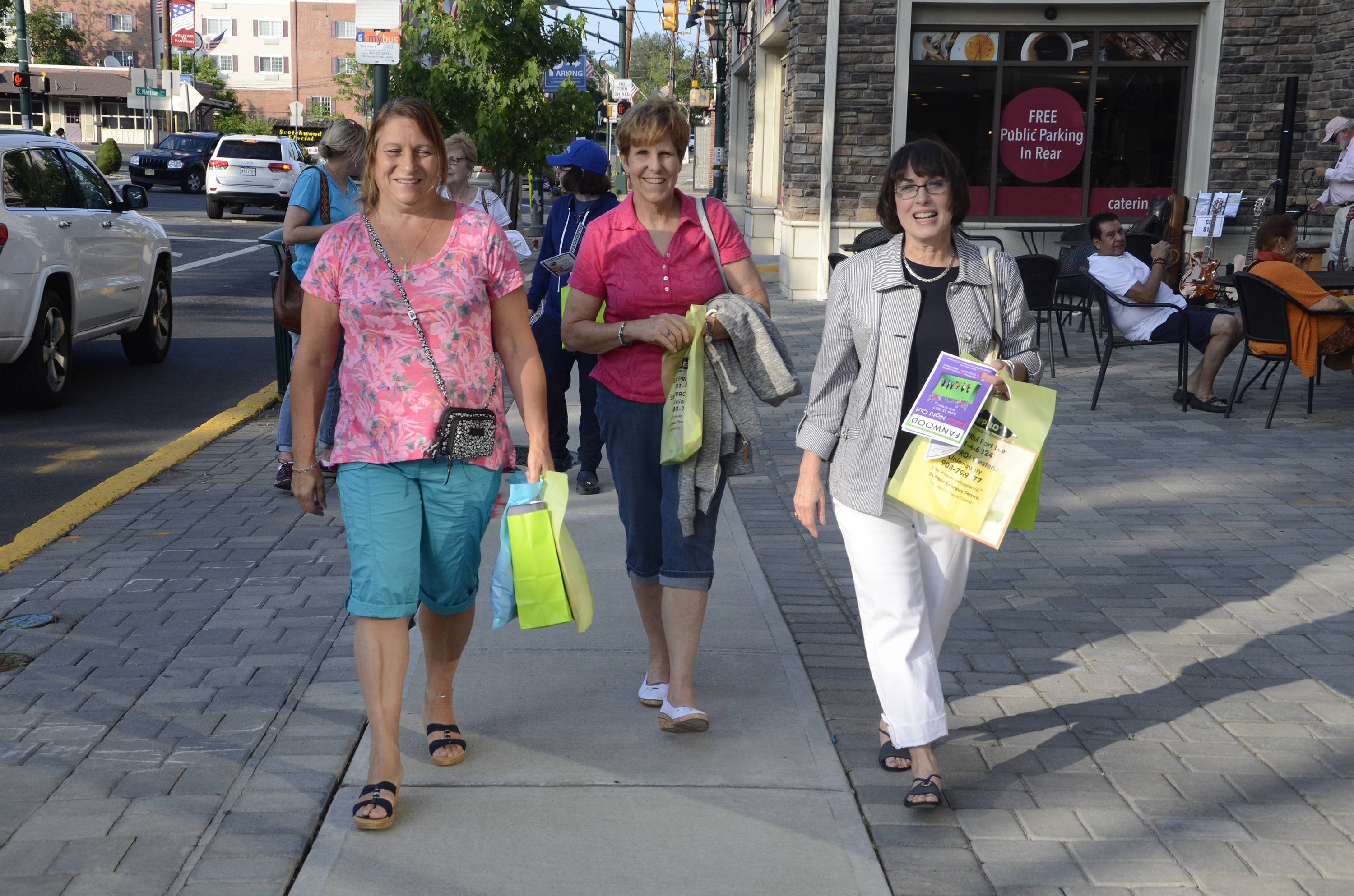 86fad49c7c531b004023_Shoppers.jpg