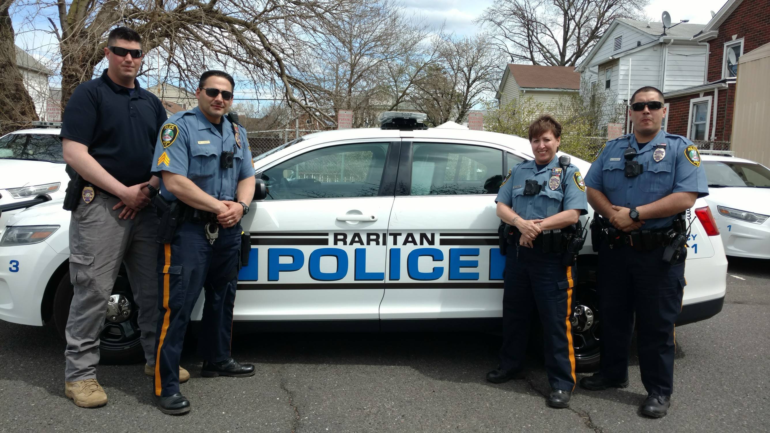 871f0bf8f46172ef6664_officers.jpg