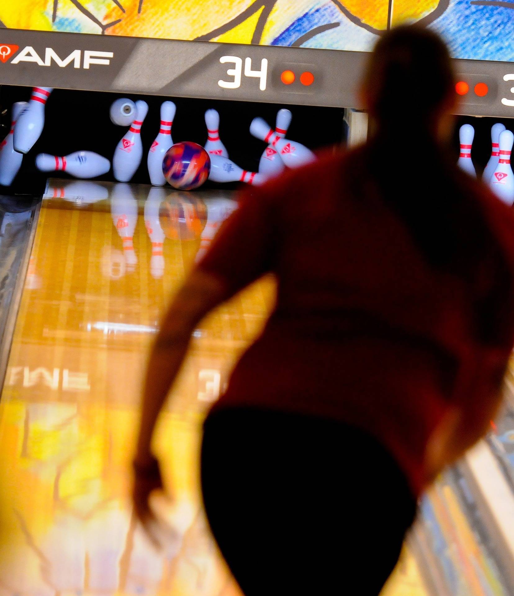 8a536ebd5f7e7ad4b391_cba9f9694cff7594b3e3_bowling-696121_1920.jpg