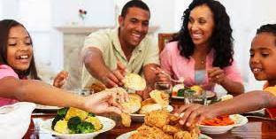 8a85a76b8cc5d26be016_sompixfamilydiningday.jpg