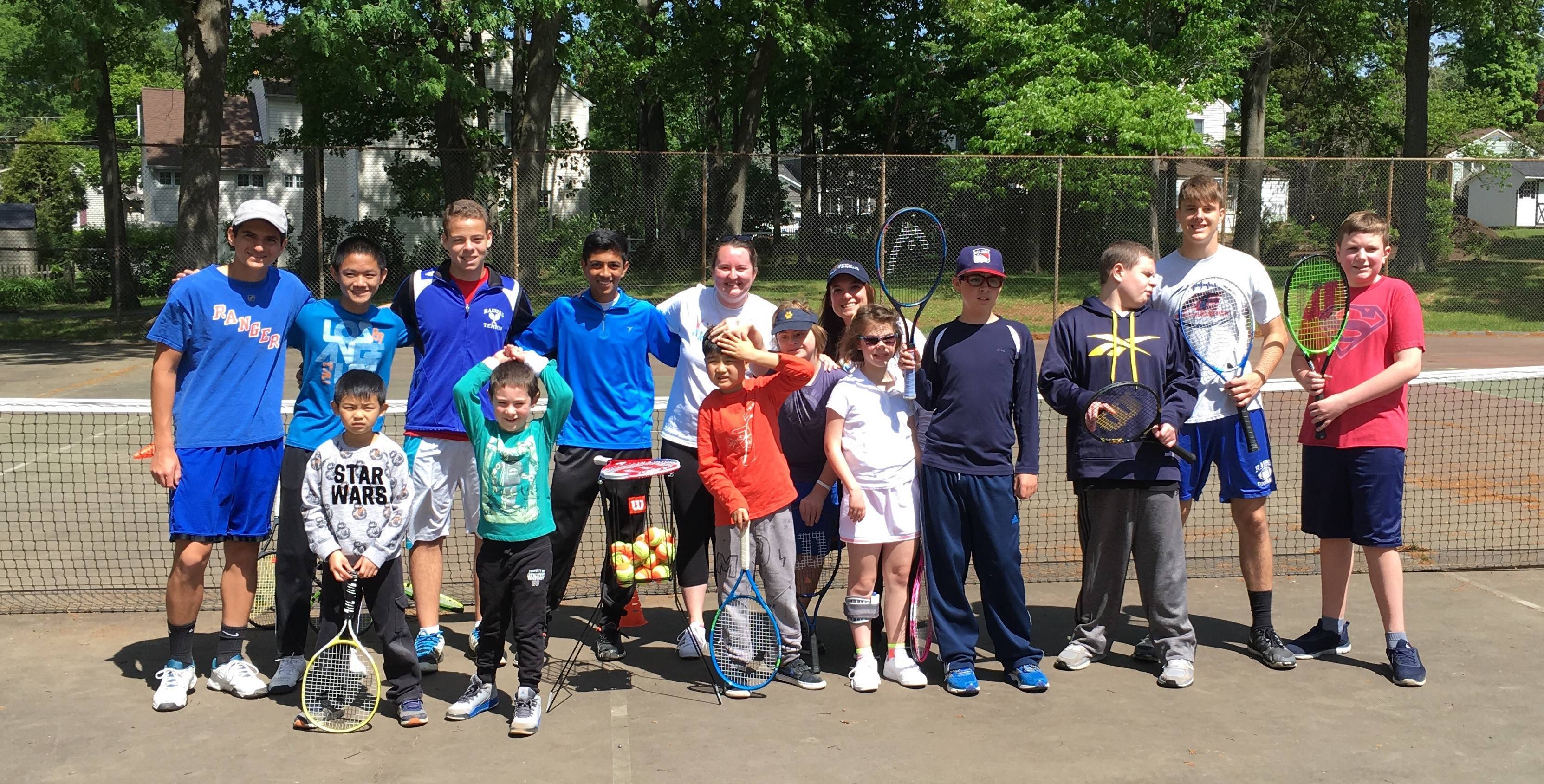 8aa52d490152eeddc1e4_Tennis_2017_group.jpg