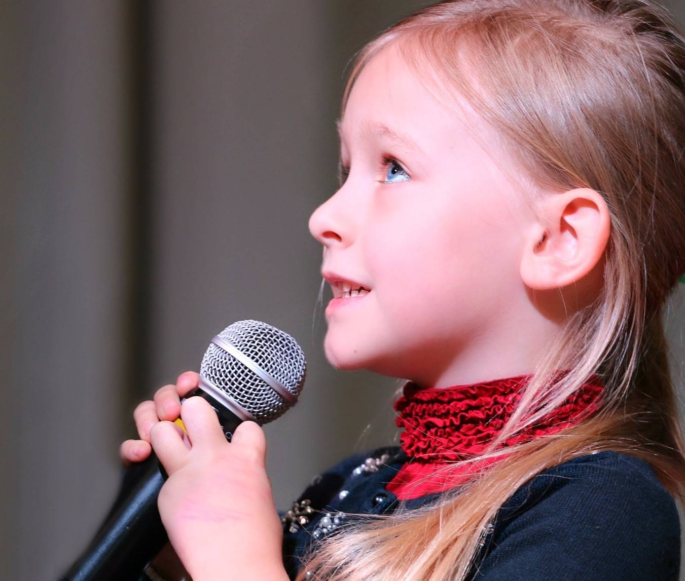 8ed8c7e0753ab2c2fdb2_child_singing-1804148_1920_-_Edited.jpg