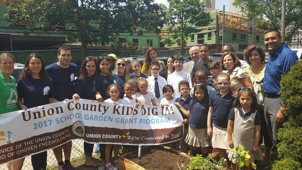 91910ca9a593d5d0eecc_UC_Kids_Dig_In.jpg