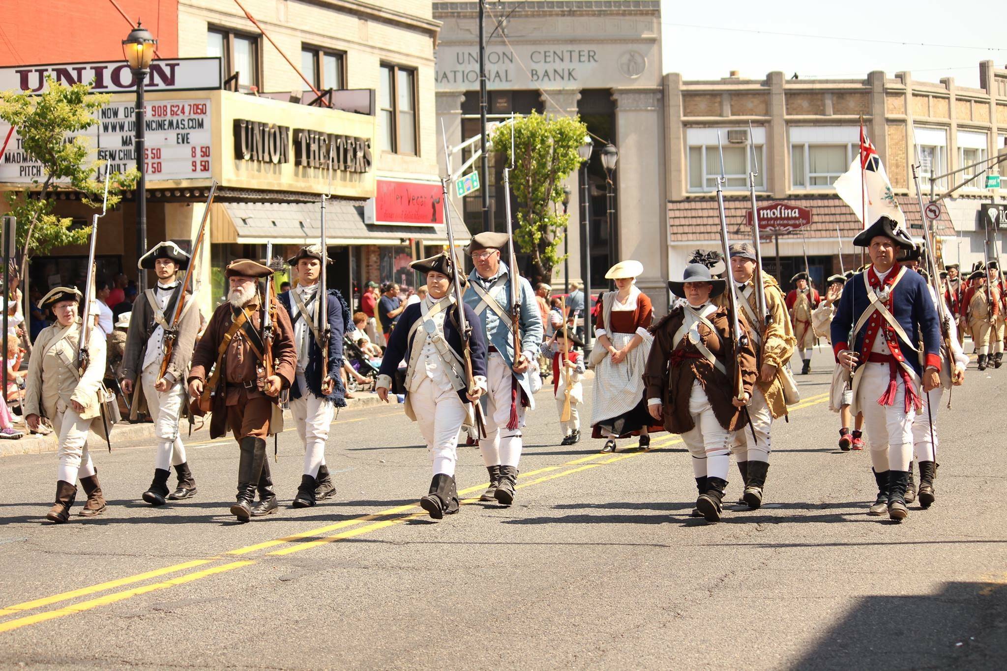94ef07be619c0dabe009_930840387bd7f84cd305_memorial_day_parade__2017.jpg