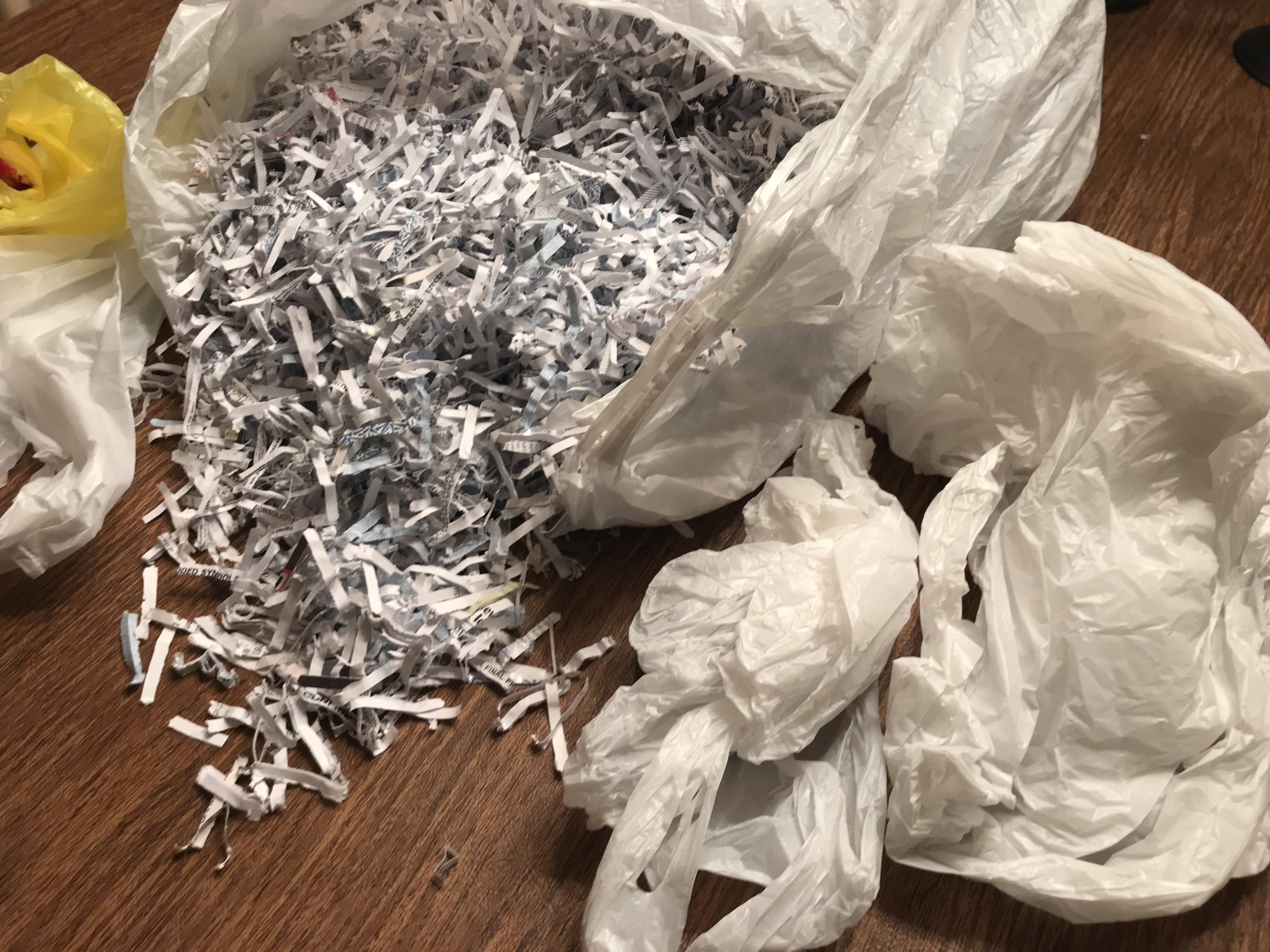 965bd5b3b901c9e41718_97b1d0e86aa0ea9abe81_e79421e7cd37a1473133_0d7dc213bf552fe968bb_shredded___plastic.jpg