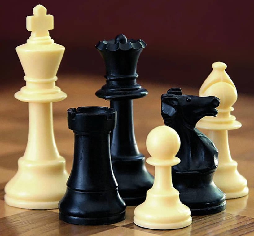 97a345e9cf0bf08fd899_best_3a49714ed280955a1c29_ChessSet.jpg