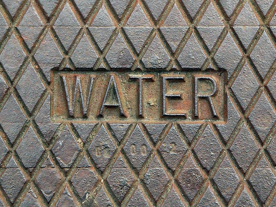 9d8267a160205d20fb20_water-main-repair-brooklyn-water-meter-cover-930x698.jpg