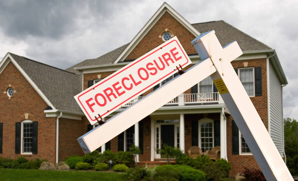 9dda51961c9f2847f119_Foreclosure-house.jpg