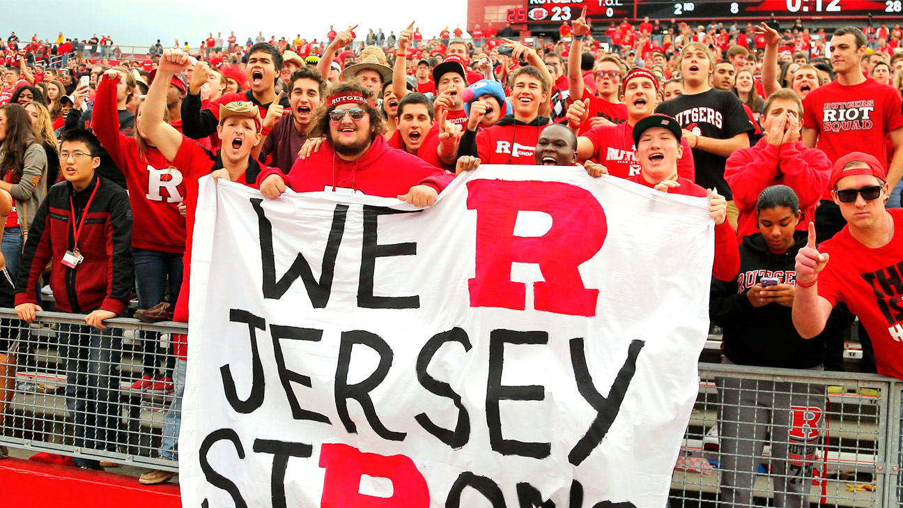 a0ddd13e01d04afece47_Rutgers-fans.jpg