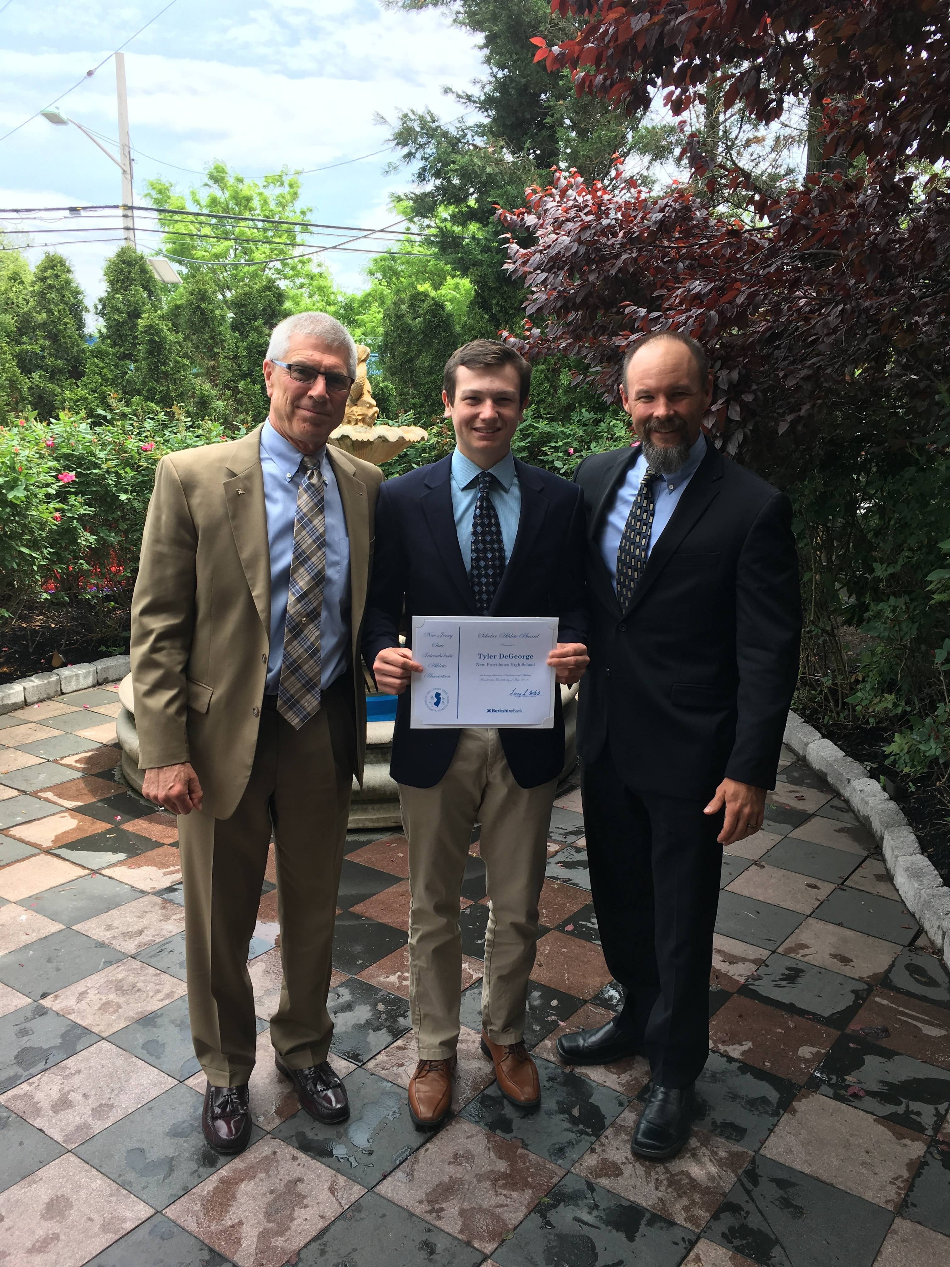a167e70a404fd74b19ee_TD-Scholar_Athlete__1_.jpg