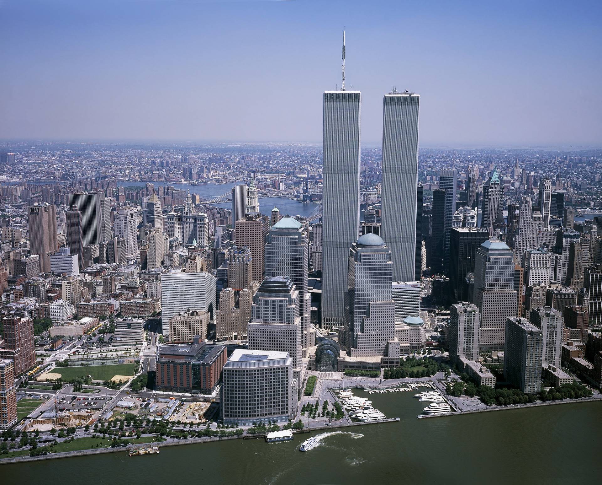 a391674fc7325b484353_world-trade-center-2699805_1920.jpg