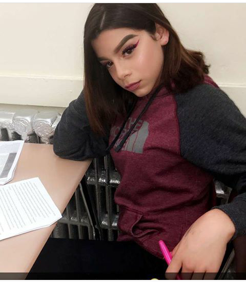 a421c73a6b78fa74f723_kylie1.jpg