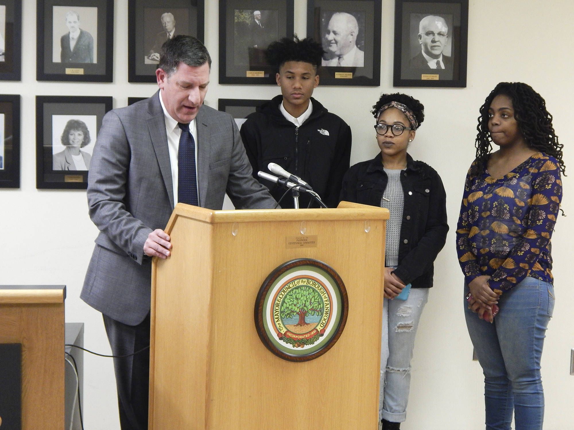 a7df838eeafbb1fb4941_NOW_-_Huegel_with_SPFHS_Black_Student_Union__2_.jpg