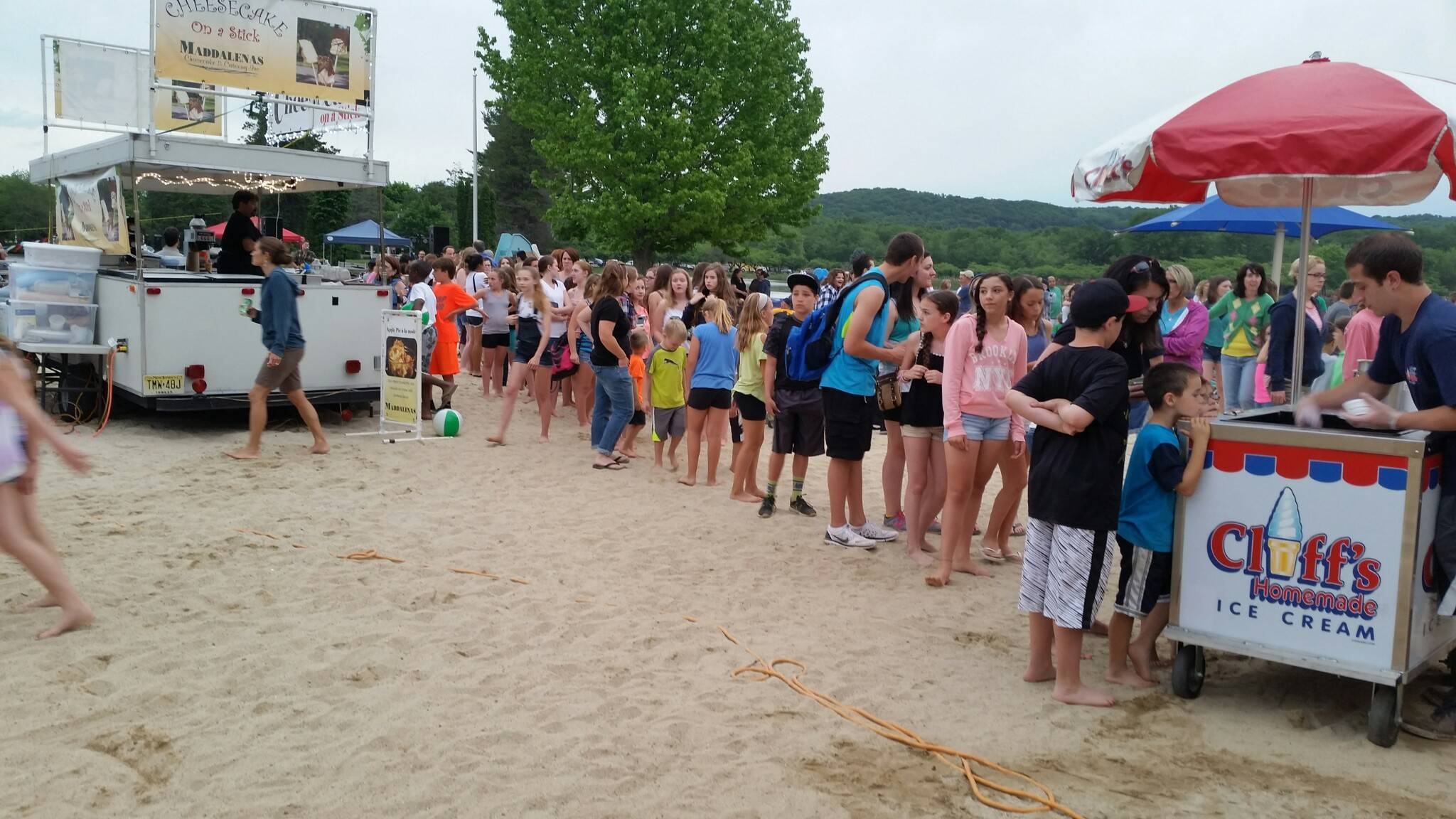 a85ed4be087ec6e90c77_ec25b78388878bf6d066_beachsand.jpg