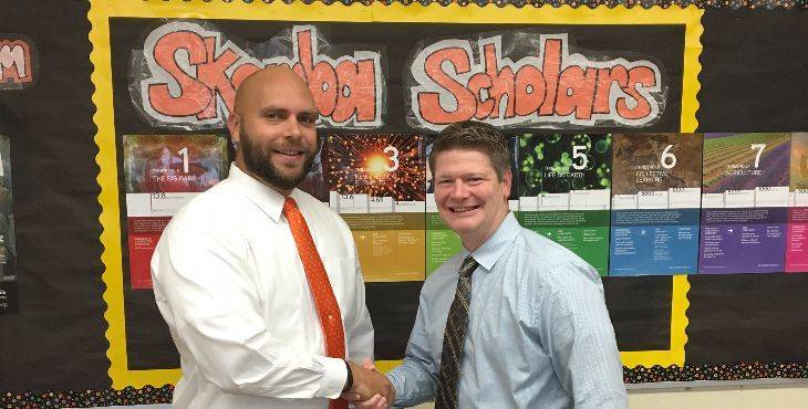 aca052fabf184f0048db_sompixshsteacheroftheyearmichaelSkomba.jpg