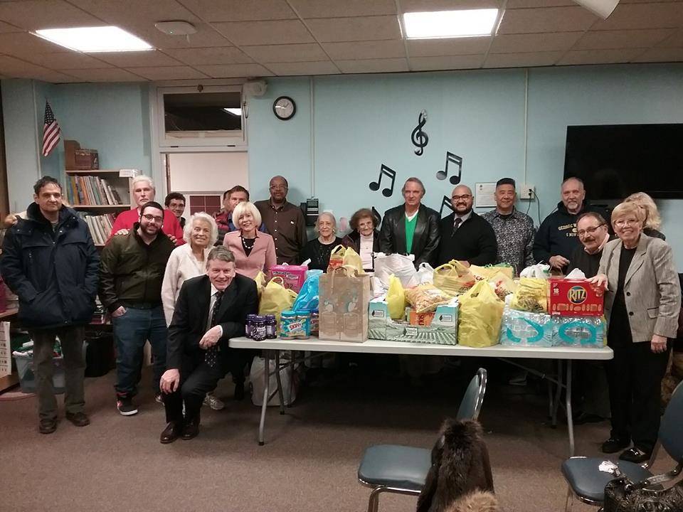 ae23bedd5f3c55055ff7_Civic_League_Food_Drive_2017.jpg