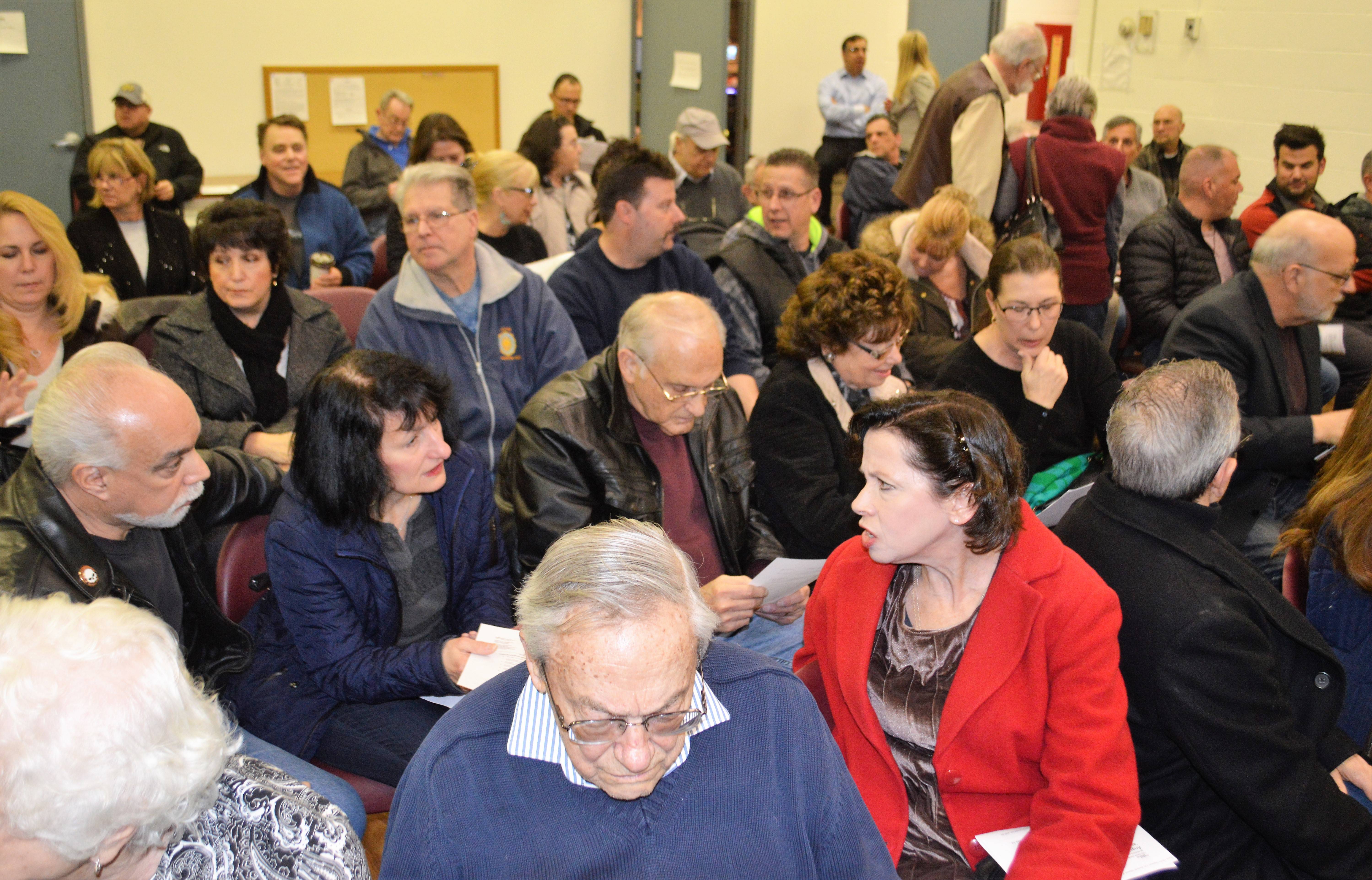 aee483a709e5196c8432_reval_crowd.jpg