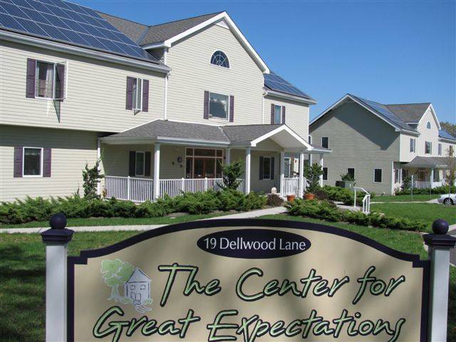 b0e91860b084dffb23a4_New_houses.jpg