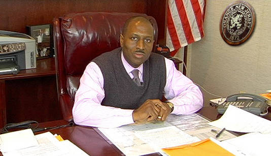 b565e9106d157f50d2b3_mayor.jpg