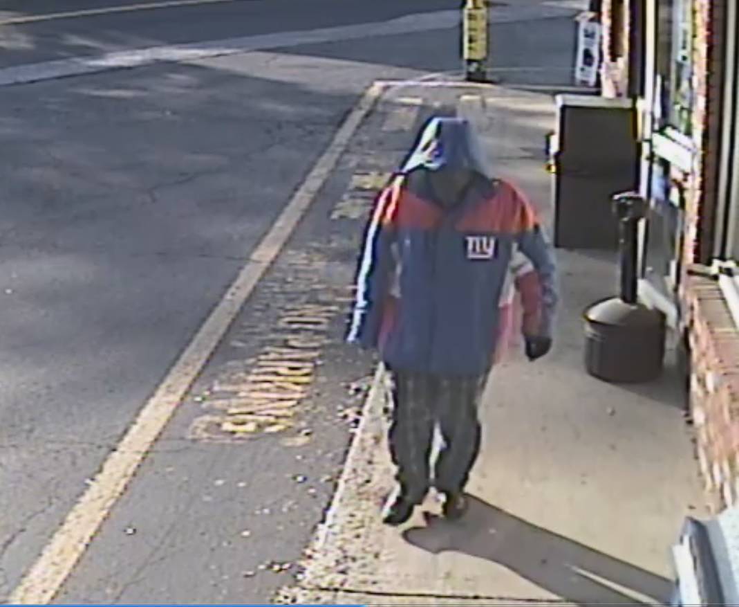 b8172f8e4034d19a2ee0_suspect_4.jpg