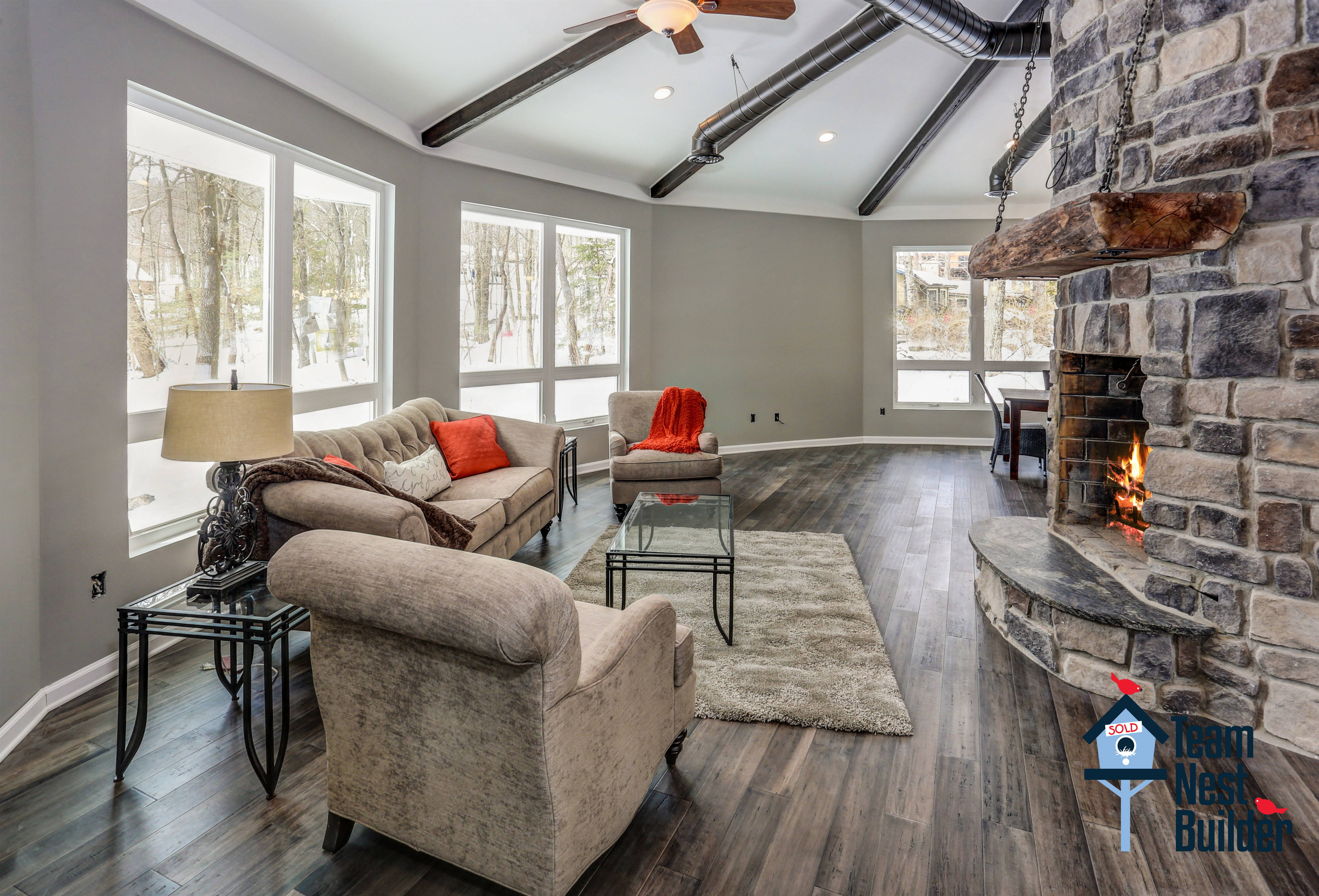 b8c5c2edc6a88eae5b18_003_Living_Room_.jpg