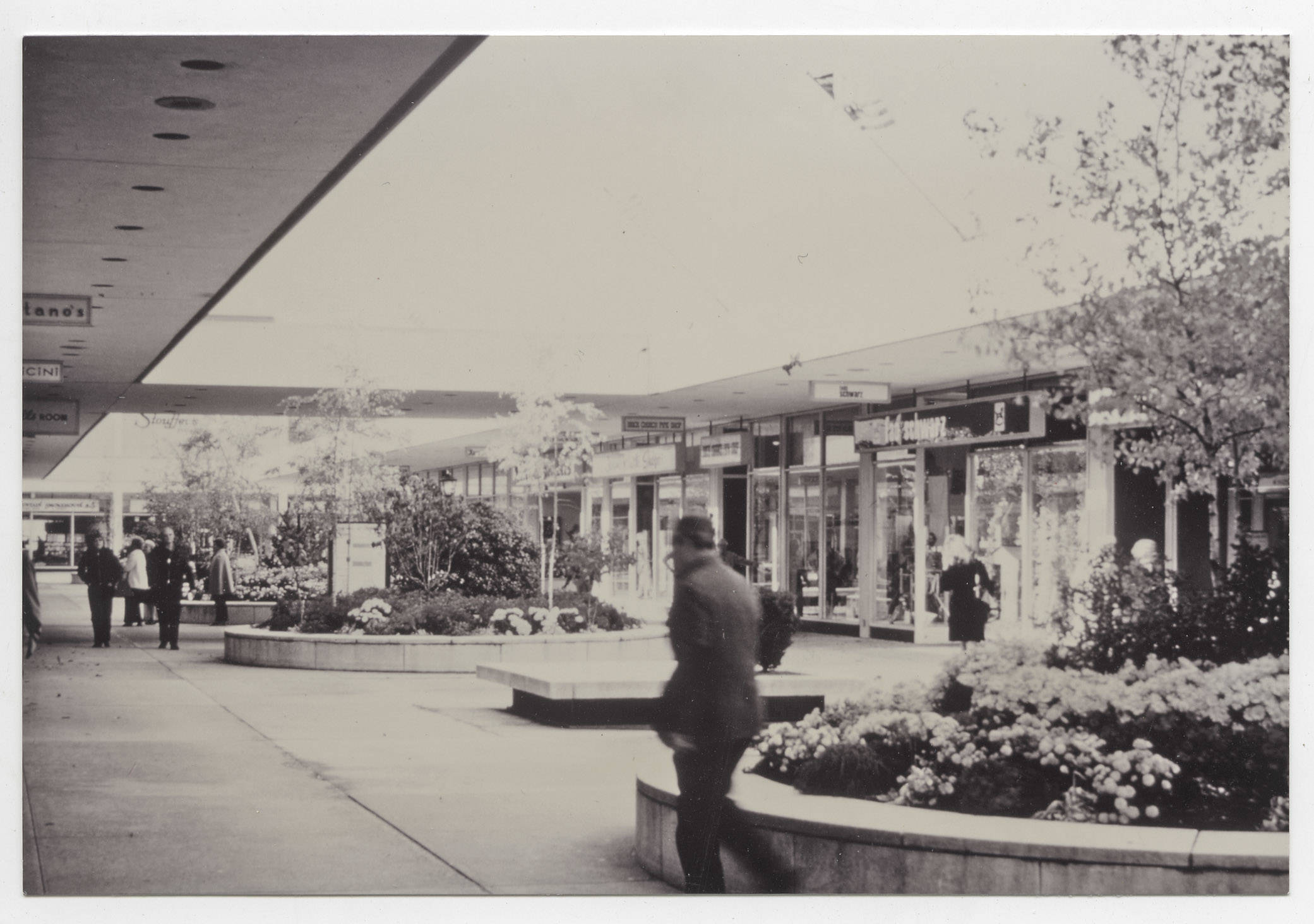 ba4acddf56e838433f8a_30f21fe41210319c57de_OpenAirMall.jpg