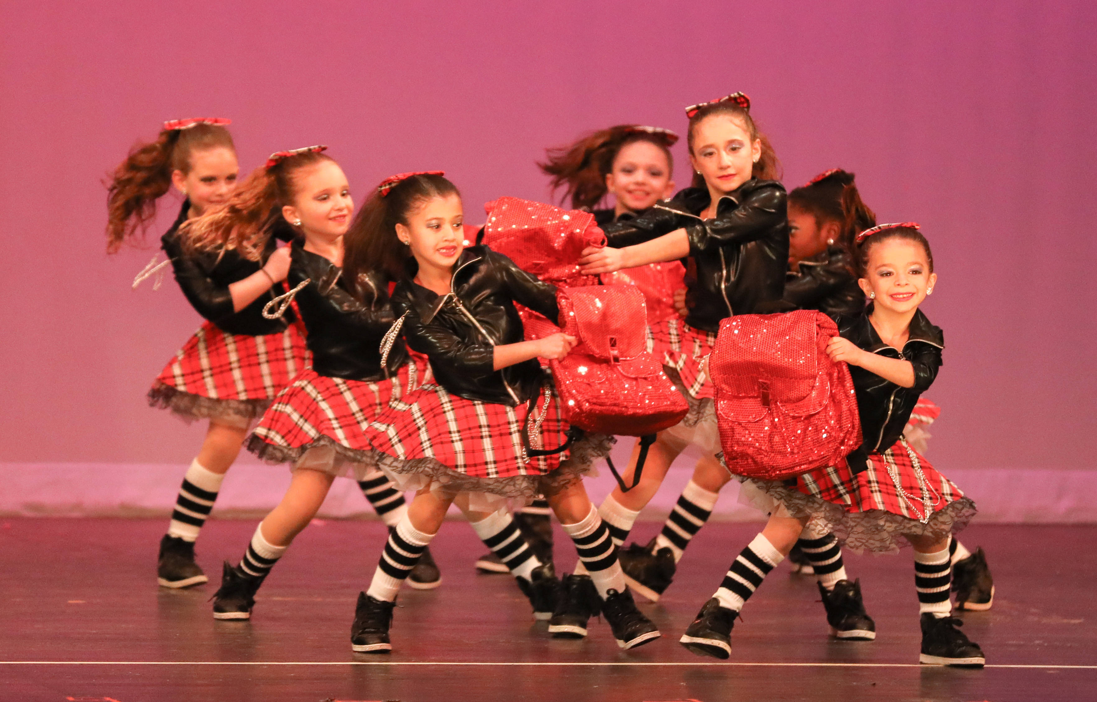 be5128742416f7b26279_YN-danceagianstcancer-170121-011.jpg