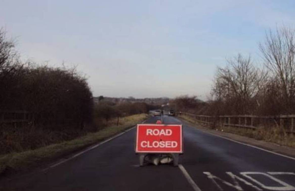 bfc89f90792944d972c4_f011ef87f88dd2a5441e_road_closed.jpg