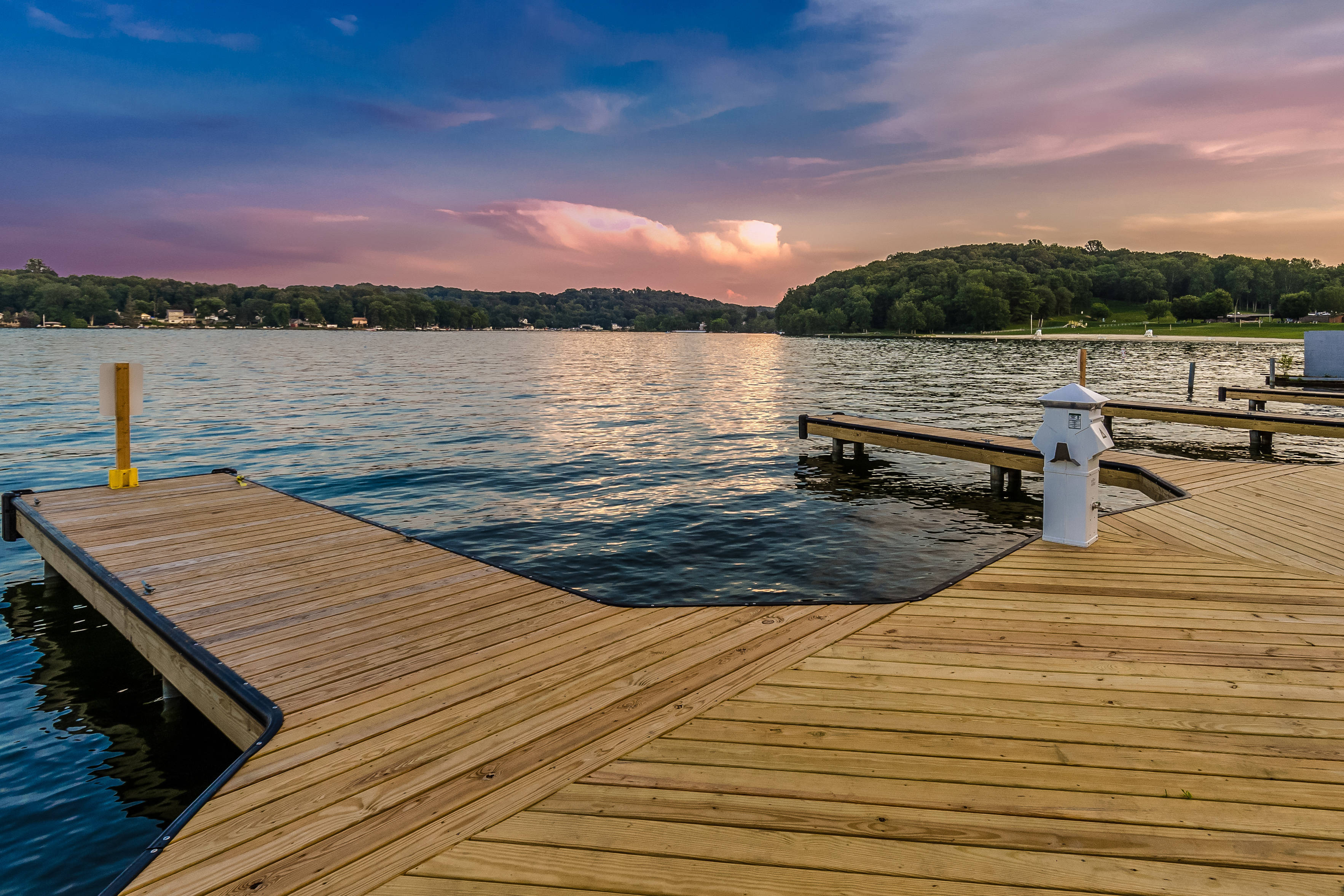 c03368543beb65e8222c_055-Deeded_boat_slips_at_dusk-4586959-large__1_.jpg
