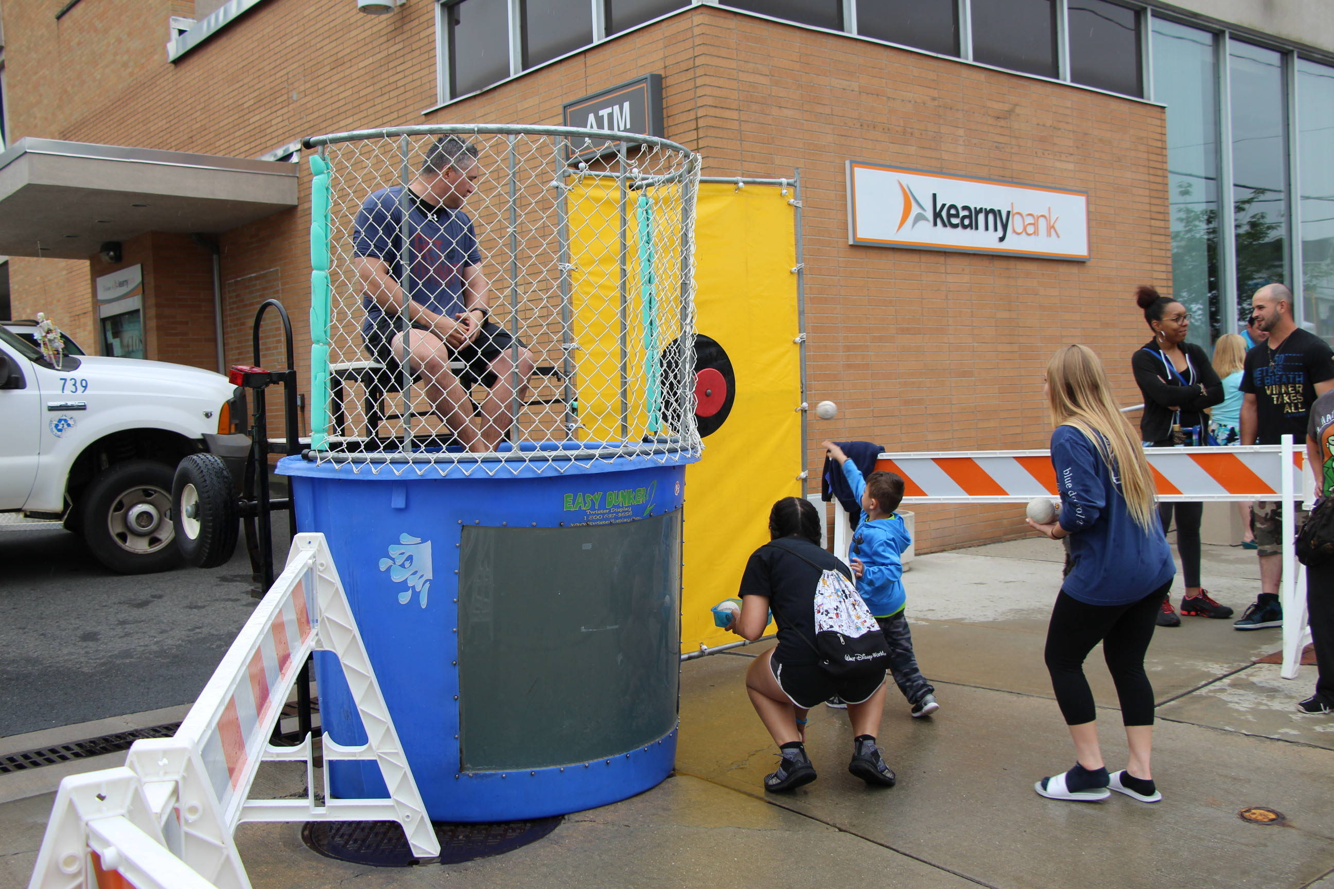 c169e0670bad9ba10bde_EDIT_boy_throw_ball_dunk_tank.jpg