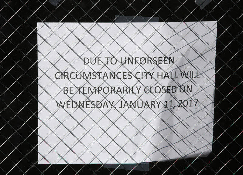c2b0ed4782d1931fa4d8_orange_closed.jpg